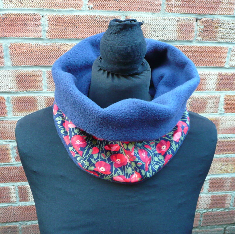 navy blue fleec and poppy cotton print neck warmer